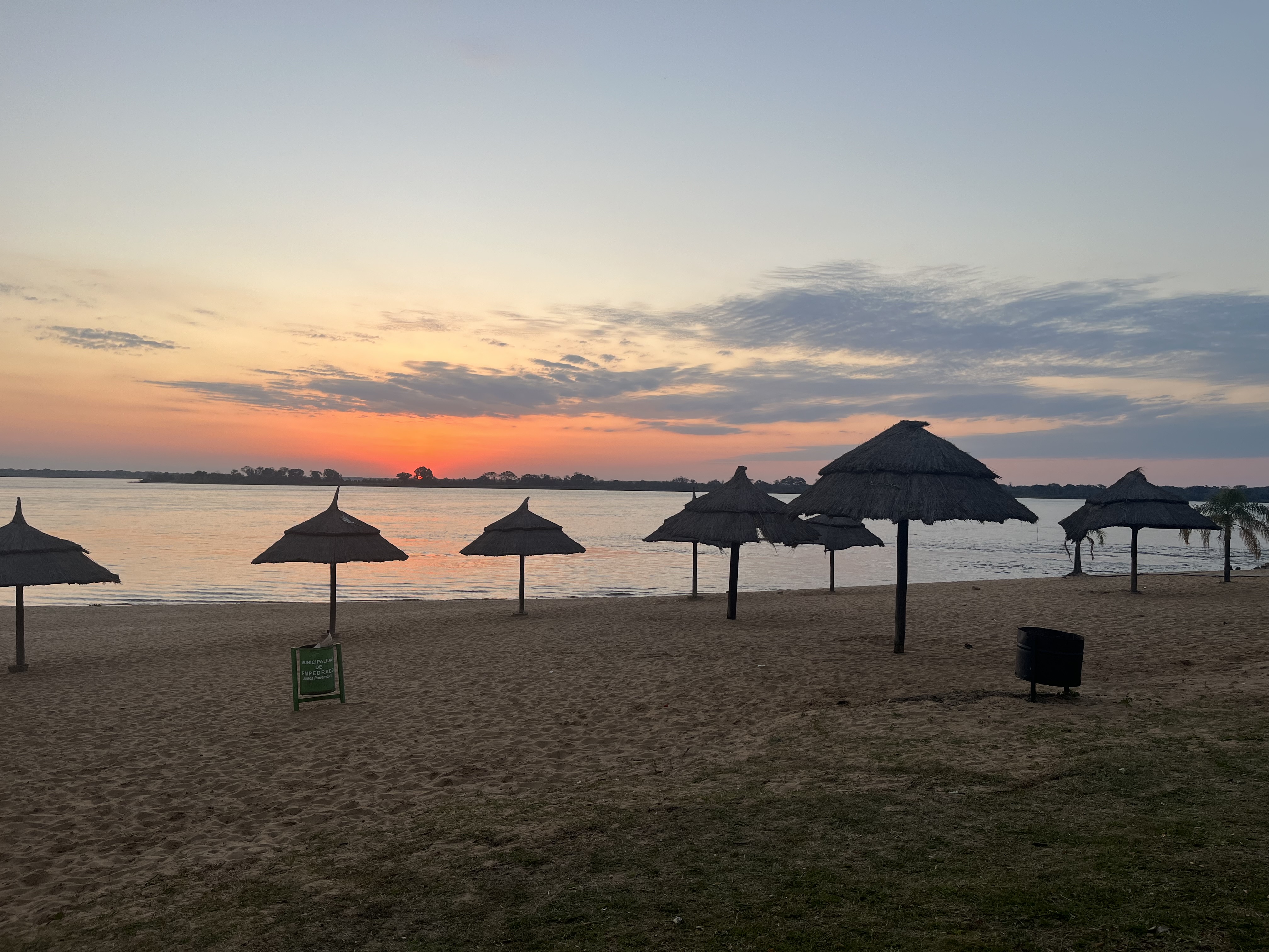 Atardecer en la playa del Camping Municipal